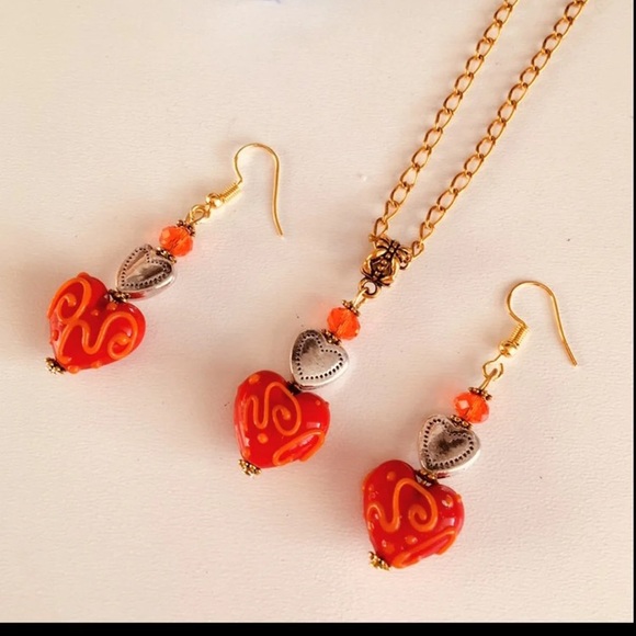 Red beaded heart necklace set - Picture 3 of 5